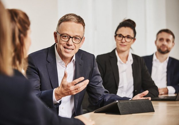 Westprüfung - Zwischen Spezialwissen und Weitblick